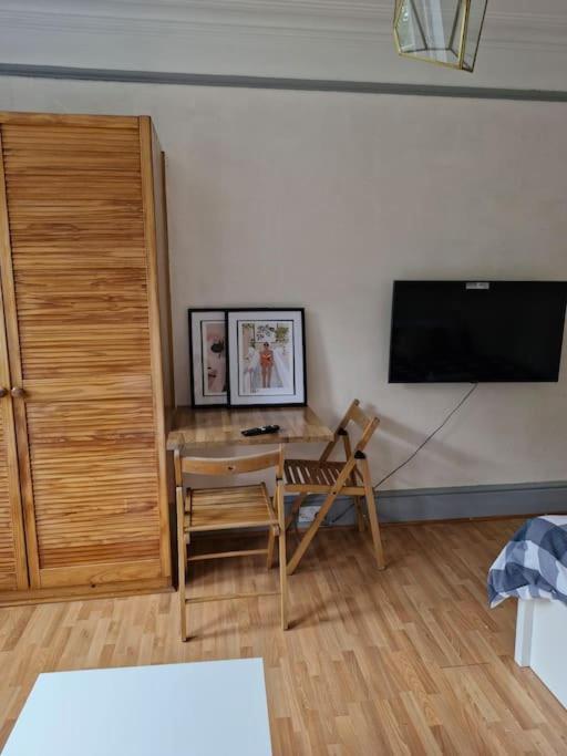 Bright Studio Apartment In A Perfect Location لندن المظهر الخارجي الصورة